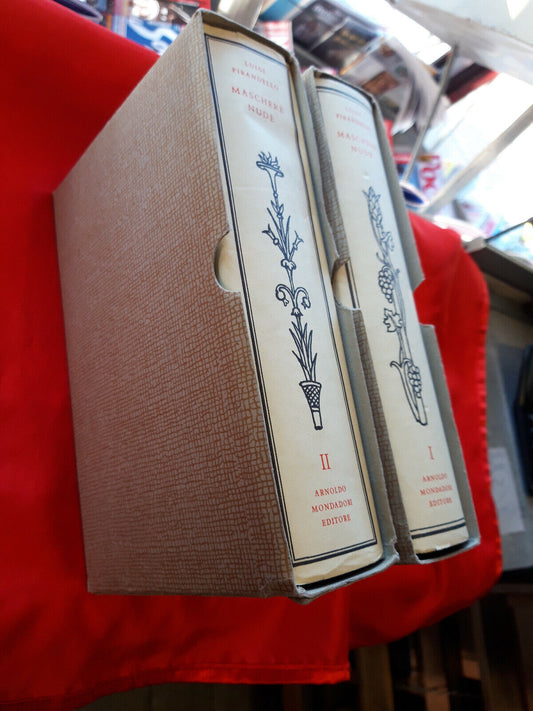 LIBRO - LUIGI PIRANDELLO . MASCHERE NUDE - MONDADORI . 2 VOL .1 ediz . 1958....