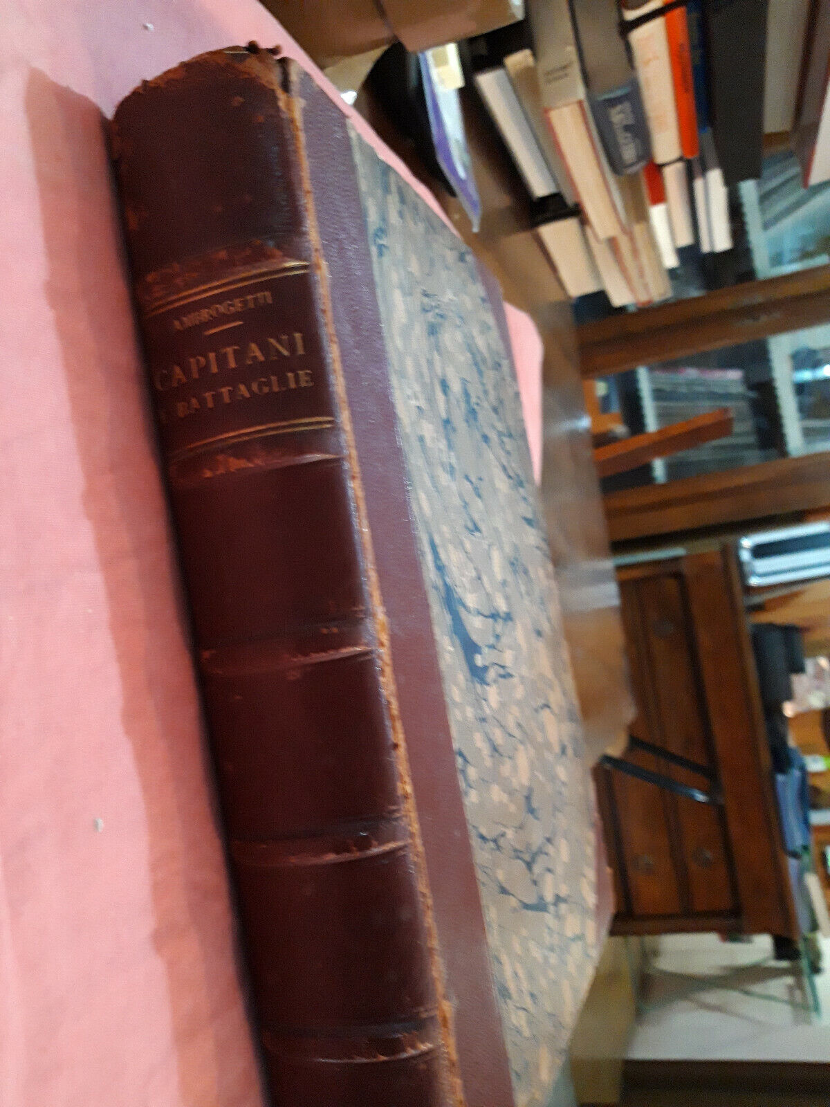 LIBRO " CAPITANI E BATTAGLIE " di AMBROGETTI CESARE - VITTORIA 1932..........