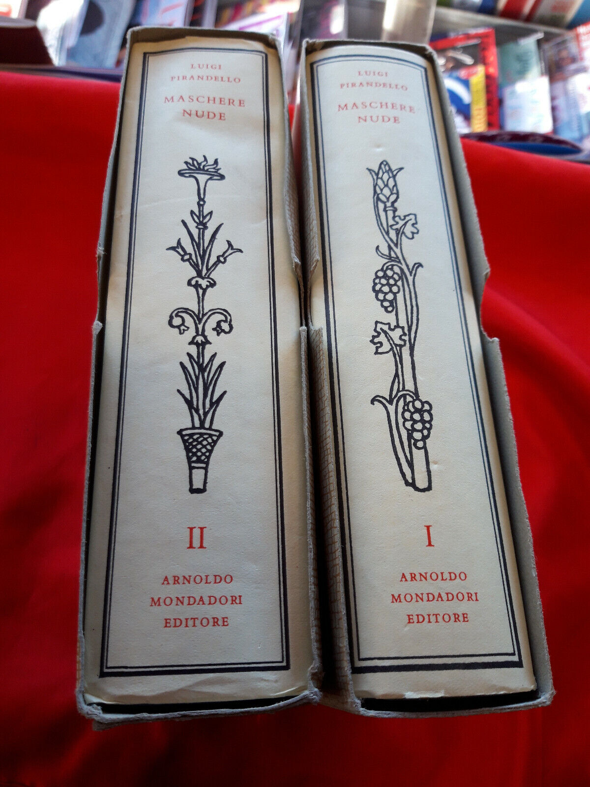 LIBRO - LUIGI PIRANDELLO . MASCHERE NUDE - MONDADORI . 2 VOL .1 ediz . 1958....