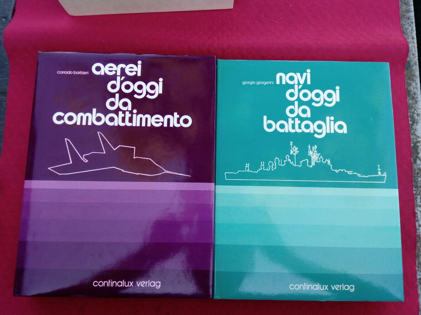 Cofanetto con 2 libri, aerei da combattimento, navi d'oggi da battaglia