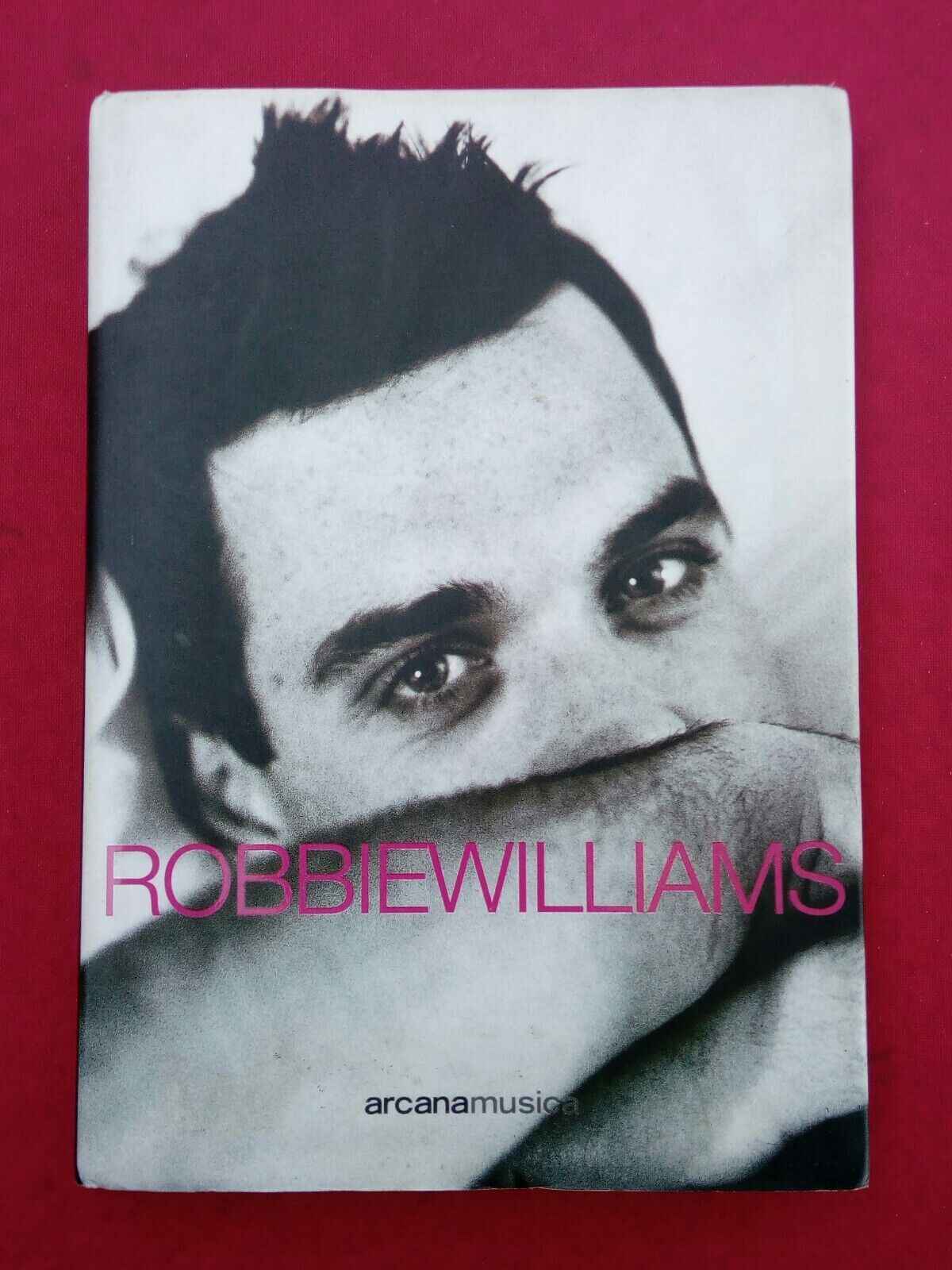LIBRO, Robbie Williams, arcana musica