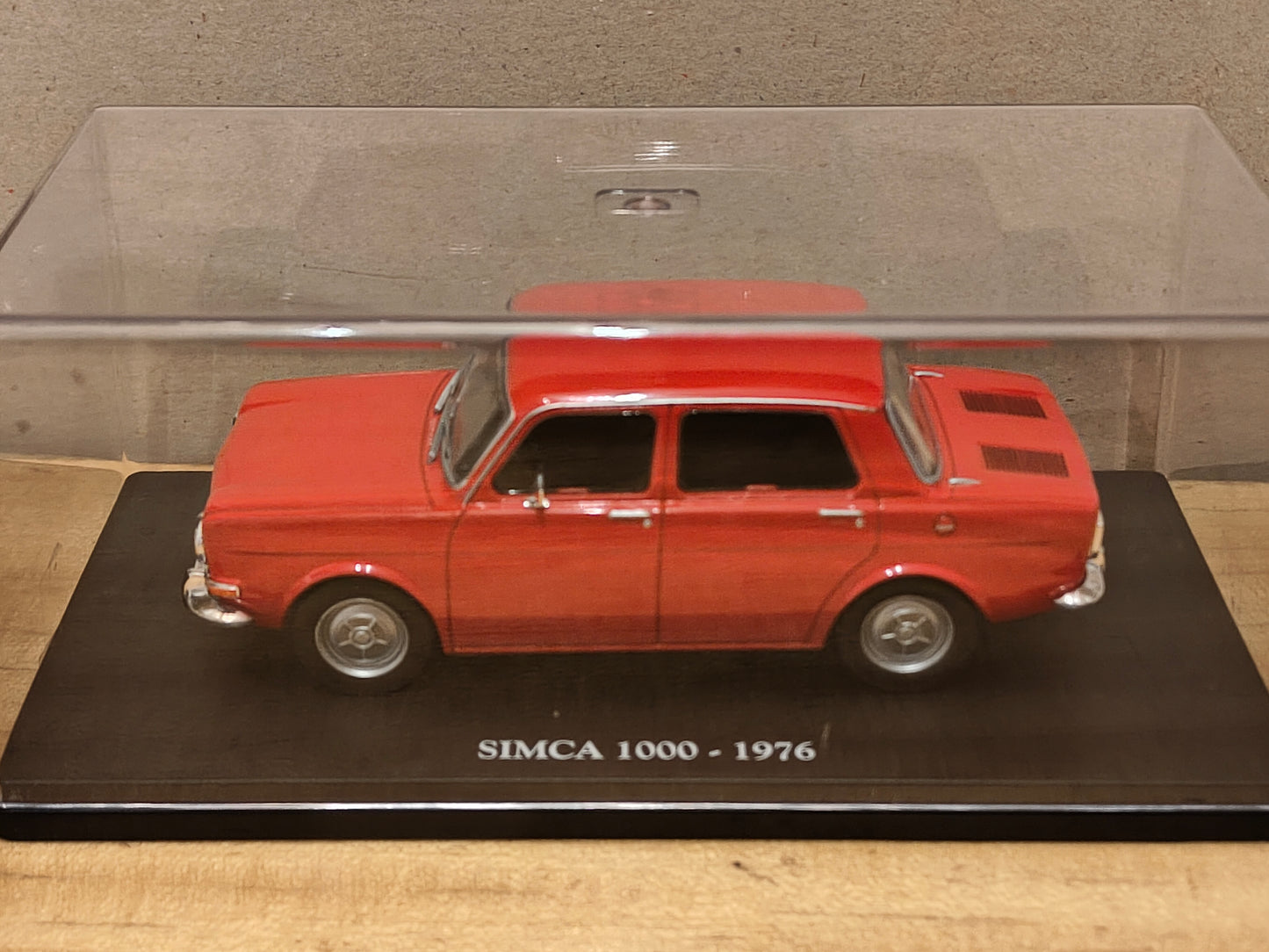 Auto vintage formato . 1:24 Simca 1000 del 1976 con fascicolo - nuova