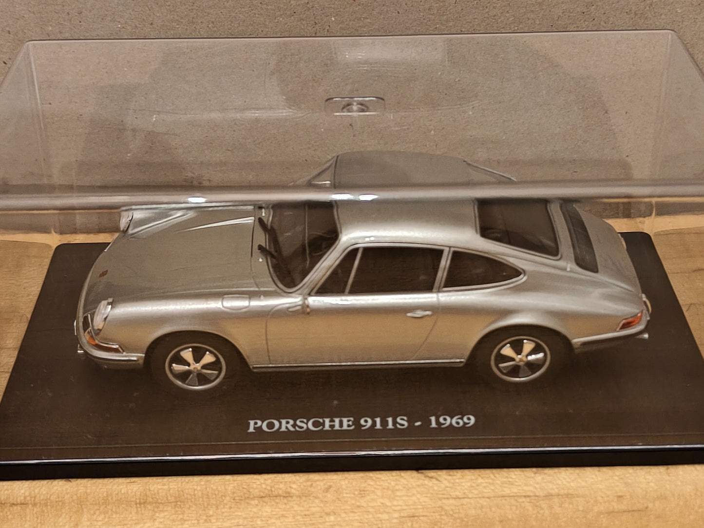 Auto vintage formato . 1:24 Porche 911 S Del 1969 con fascicolo - nuova