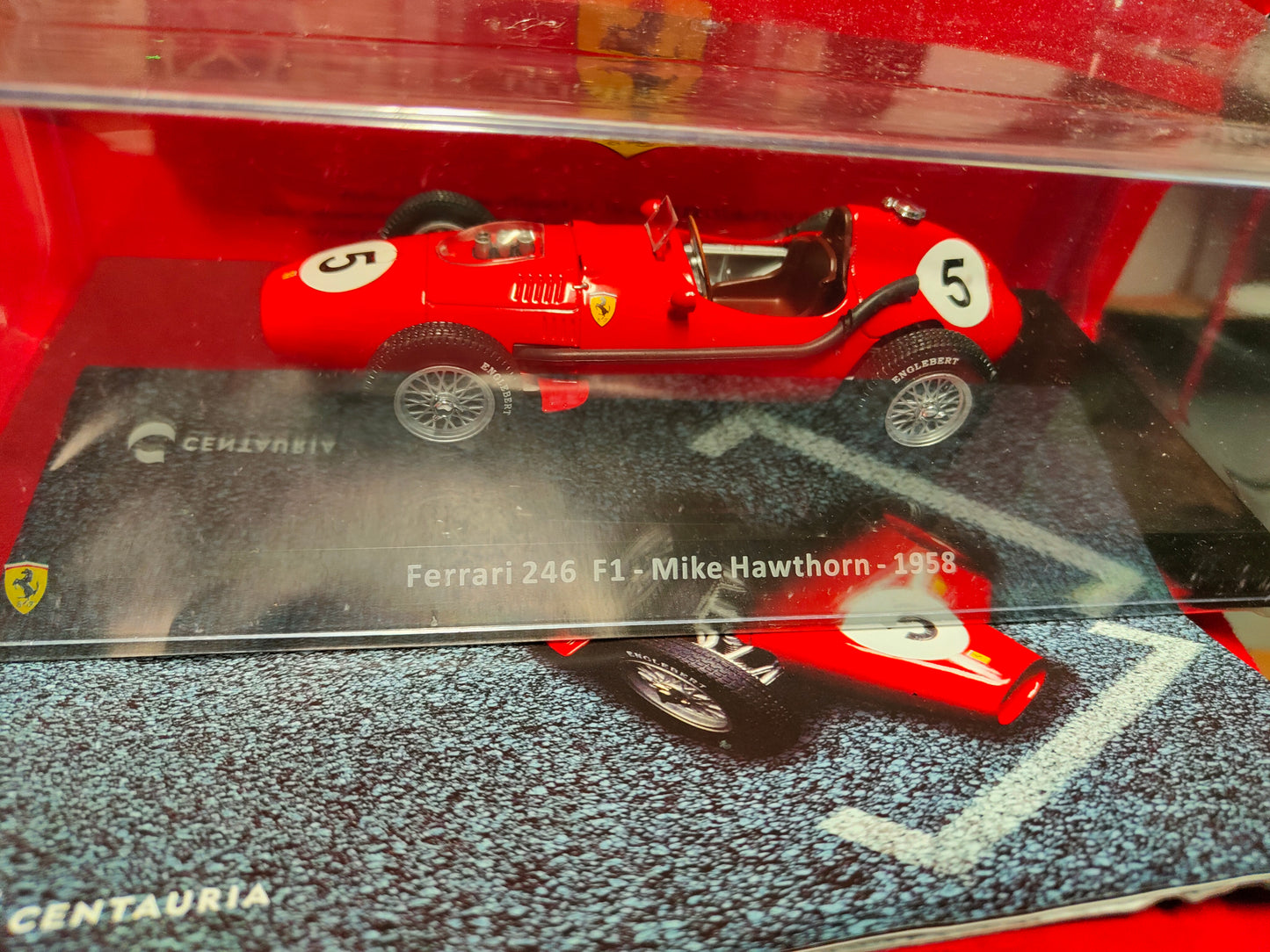 GRANDI FERRARI . 1:24 . 246 F1 di Mike Hawthorn del 1958 - nuova con fascicolo