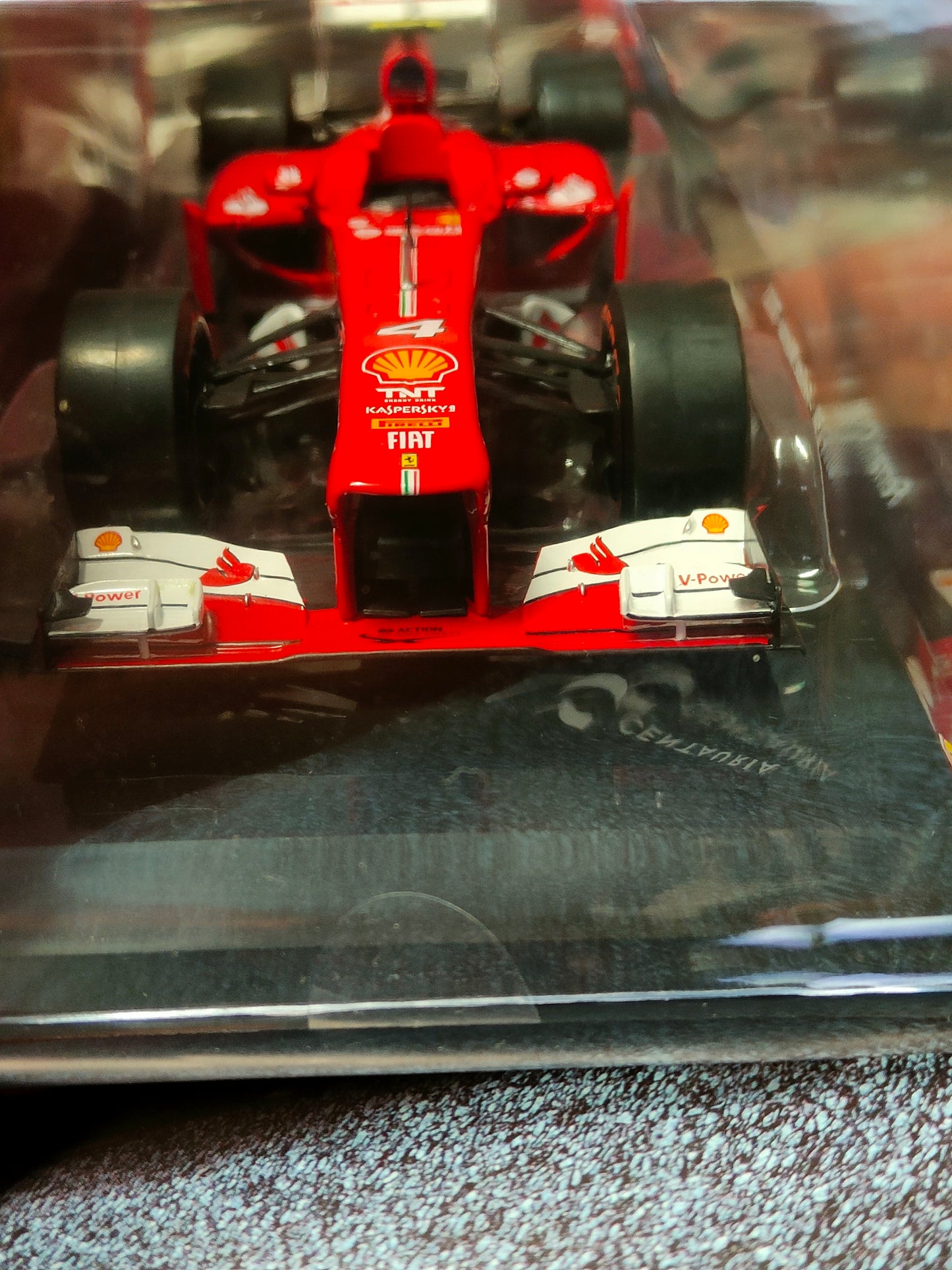 GRANDI FERRARI . 1:24 - F138 - di Felipe Massa - 2013 - nuova con fascicolo