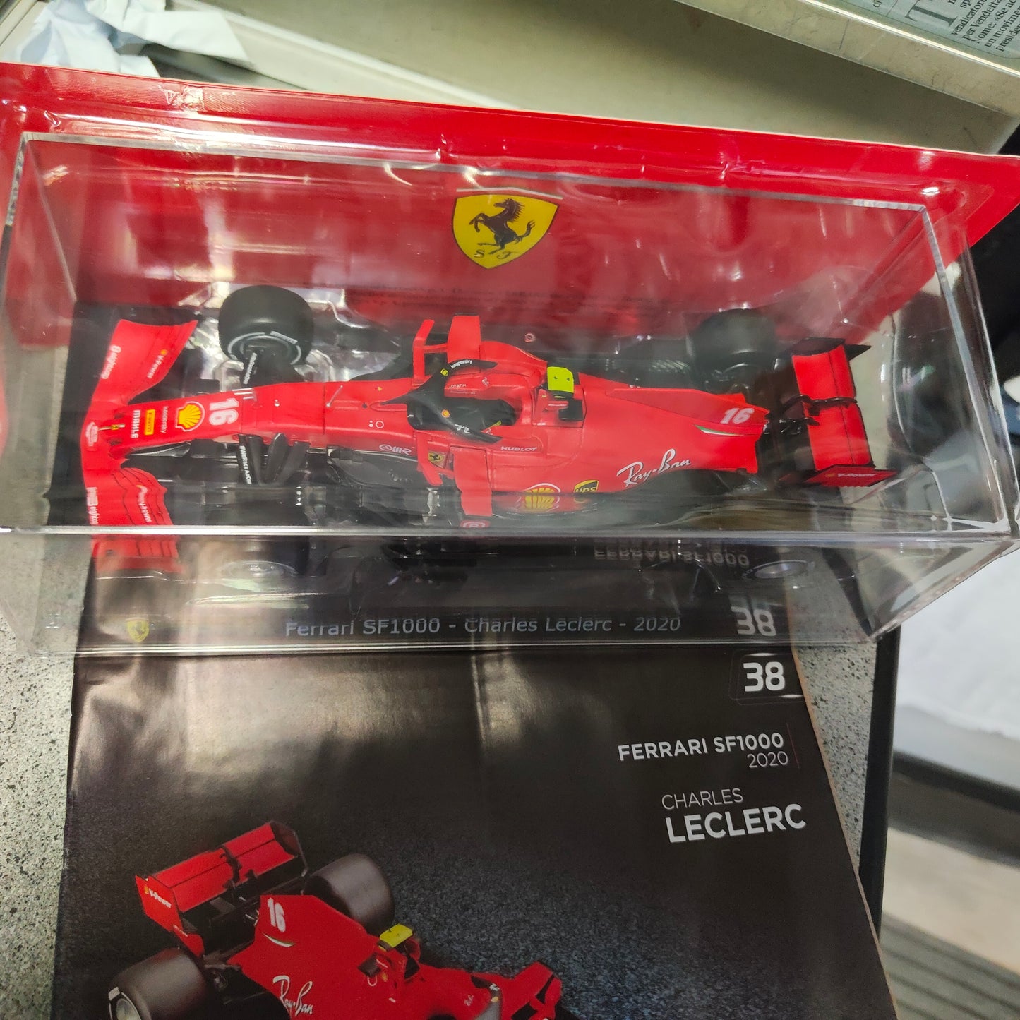 GRANDI FERRARI - FERRARI SF 1000 di CHARLES LECLERC . Del 2020 - 1.24 . Nuova con fascicolo