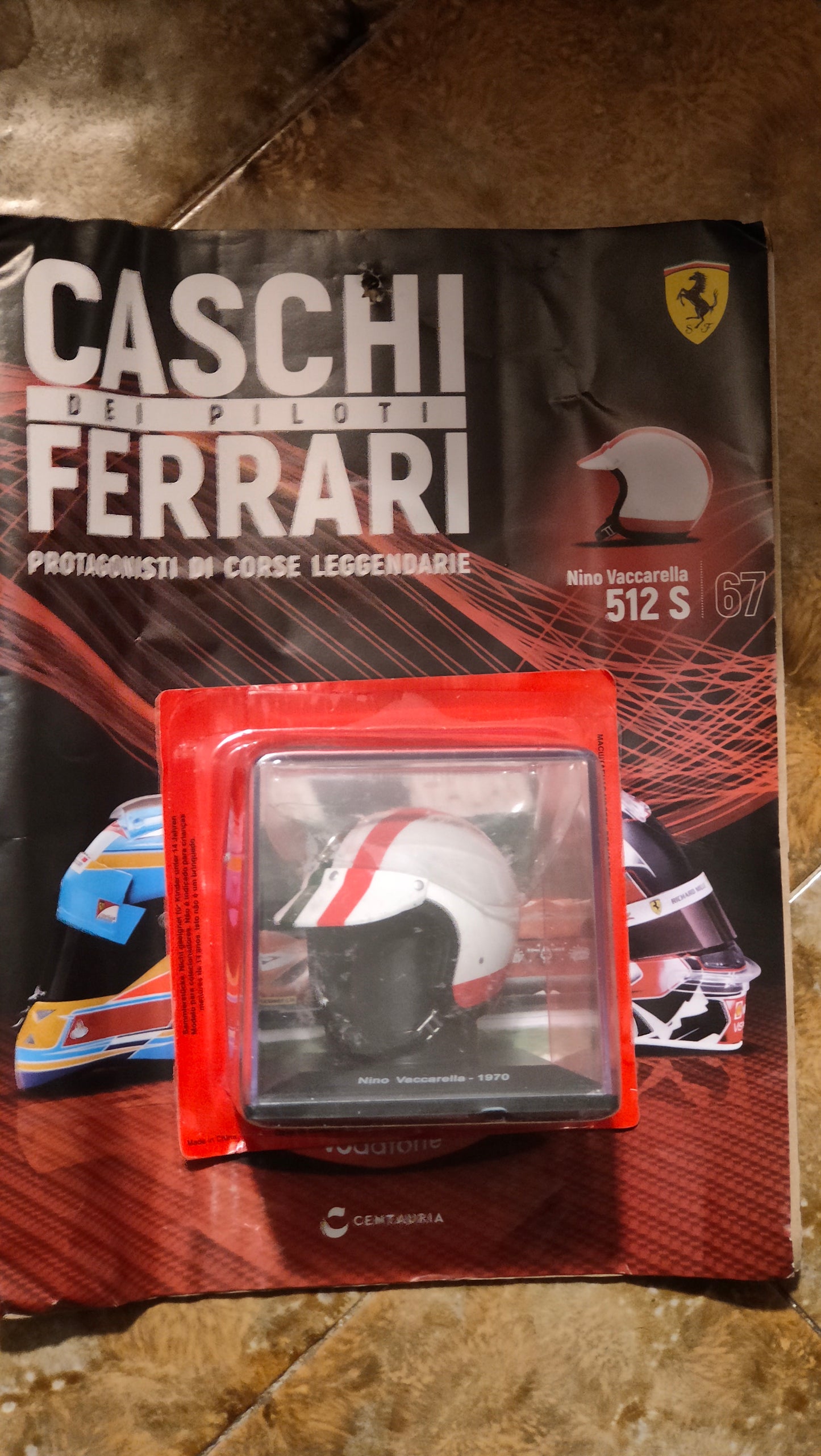 Dalla collzezione I Caschi Ferrari - Nino Vaccarella - 1970 NUOVO