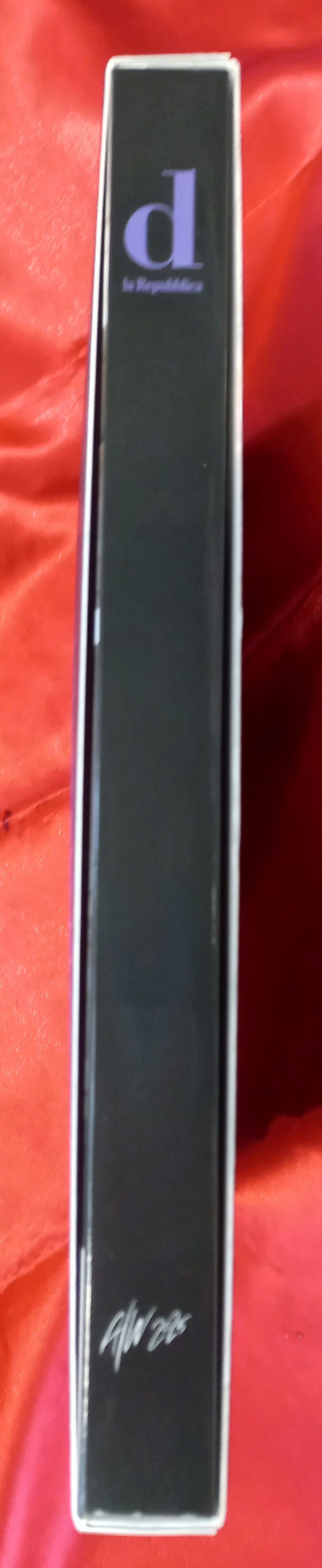 D BIANNUAL - semestrale di moda di La Repubblica