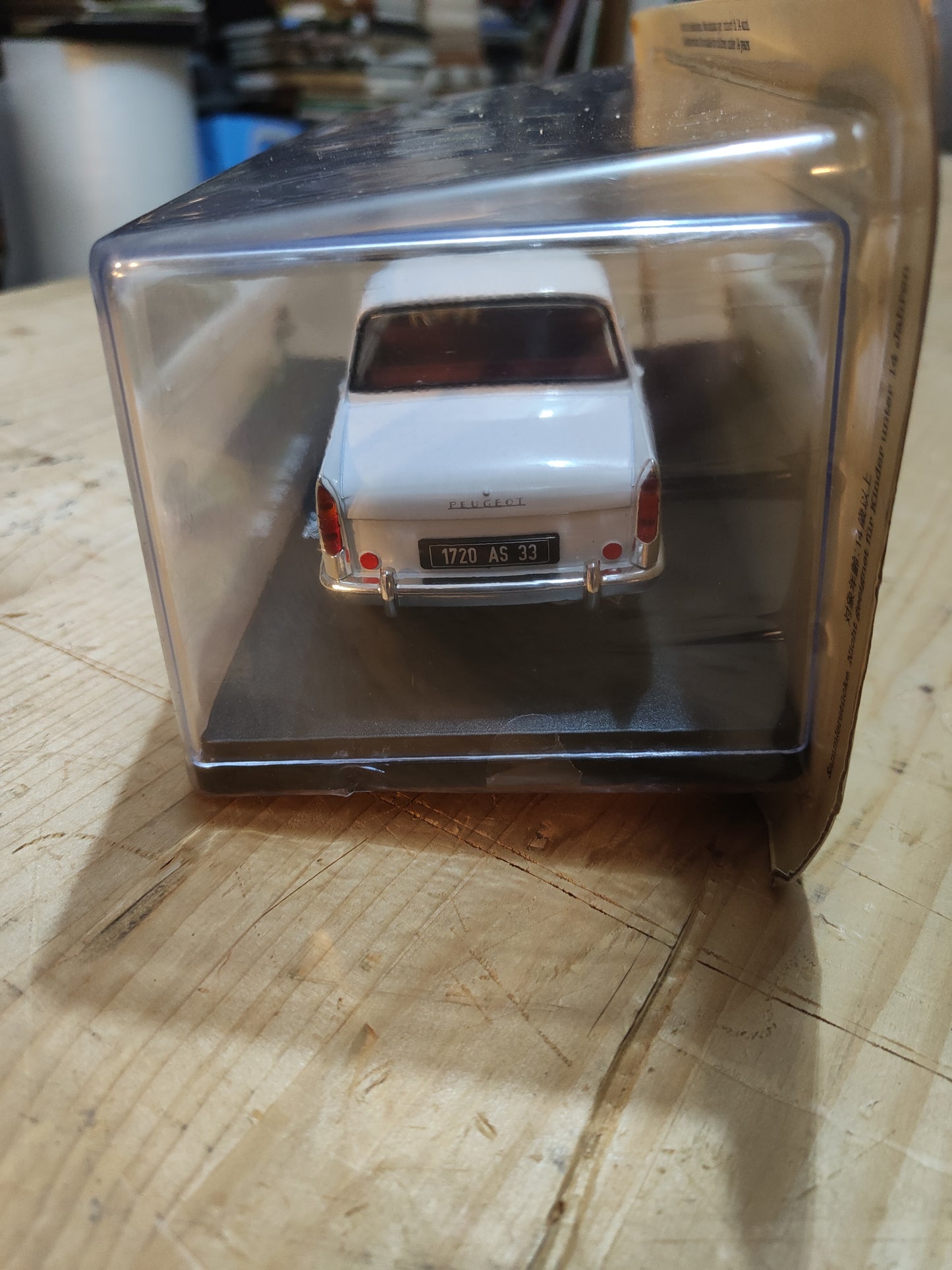 AUTO VINTAGE. Peugeot 404 del 1962. Con fascicolo NUOVA