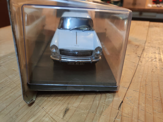 AUTO VINTAGE. Peugeot 404 del 1962. Con fascicolo NUOVA