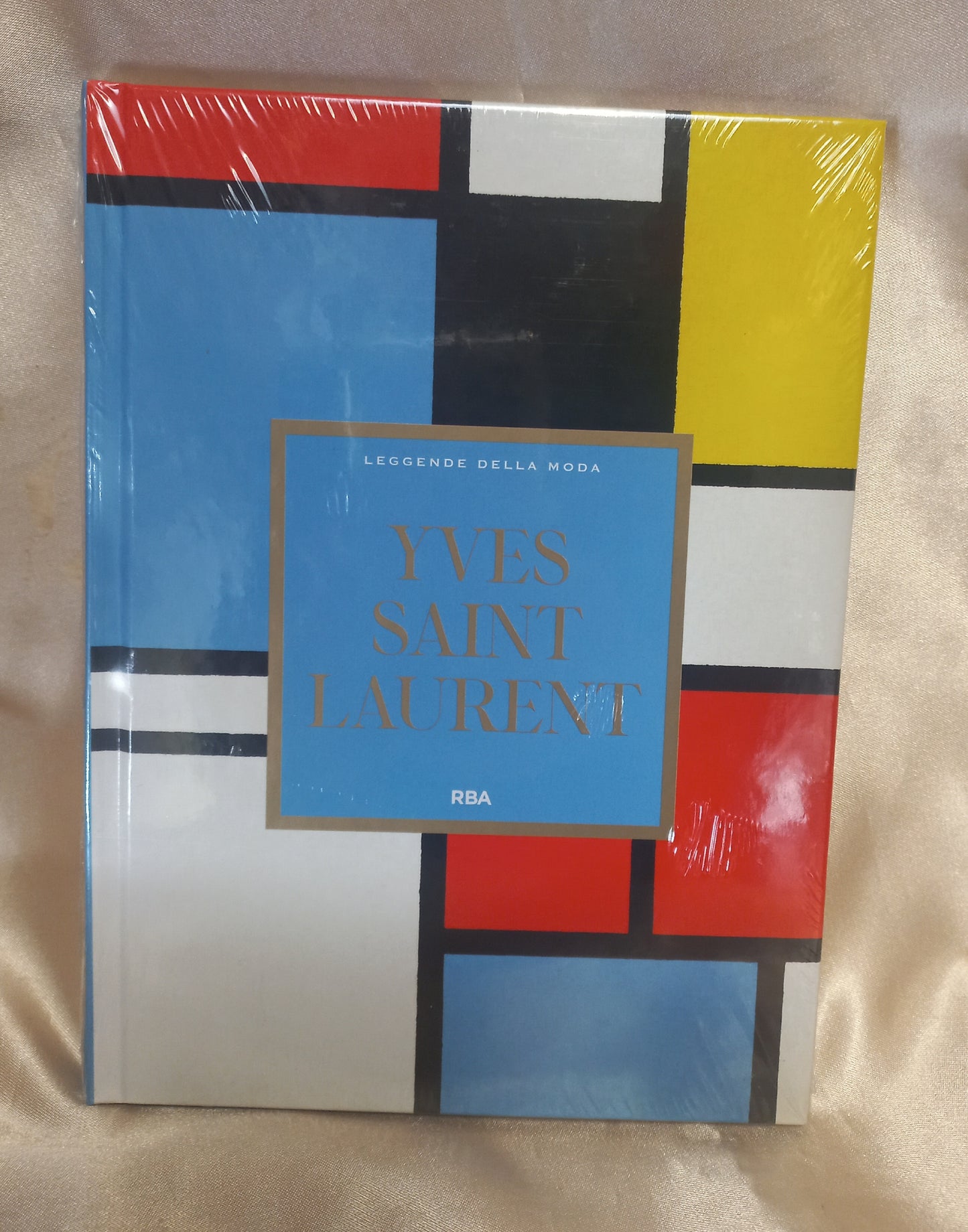 LEGGENDE della MODA - YVES SAINT LAURENT - 6^ uscita