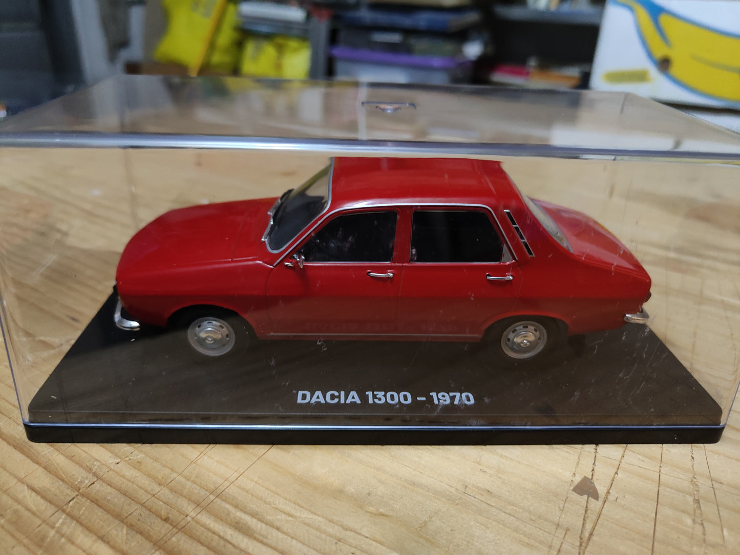 AUTO VINTAGE. Dacia 1300 del 1970. Con fascicolo NUOVA