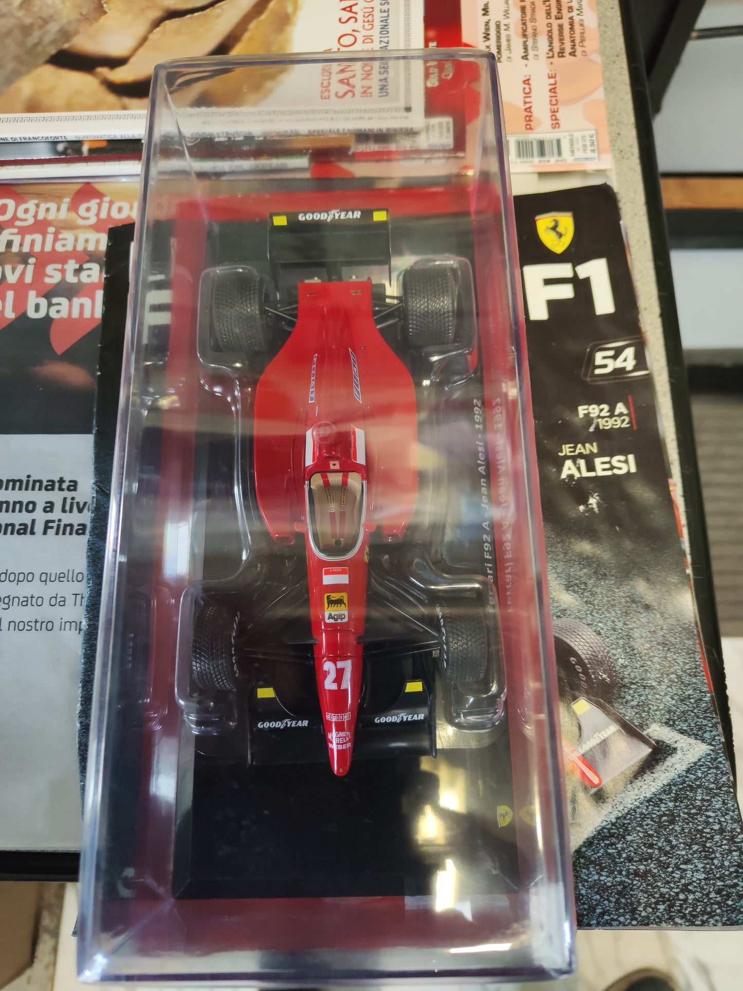 Grandi Ferrari F92a di Jean Alesi del 1992 formato 1:24Nuova