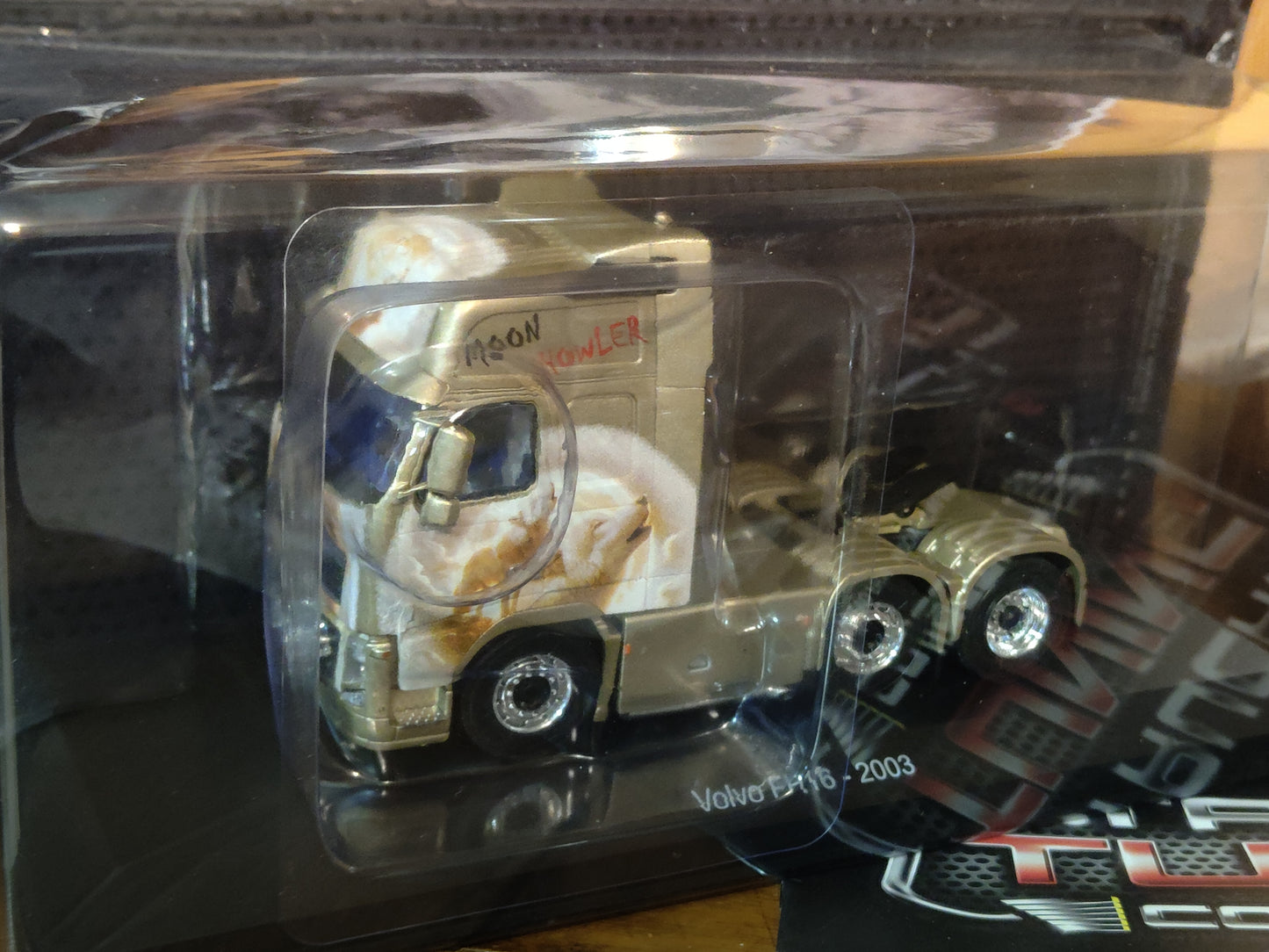 Collezione TRUCK TUNING collection le motrici più celebri delle livree più spettacolari Volvo Fh16 Moon howler 5° uscita nuovo Se sei interessato a tutta la collezione non spenderai più le spese di spedizione. CONTATTACI