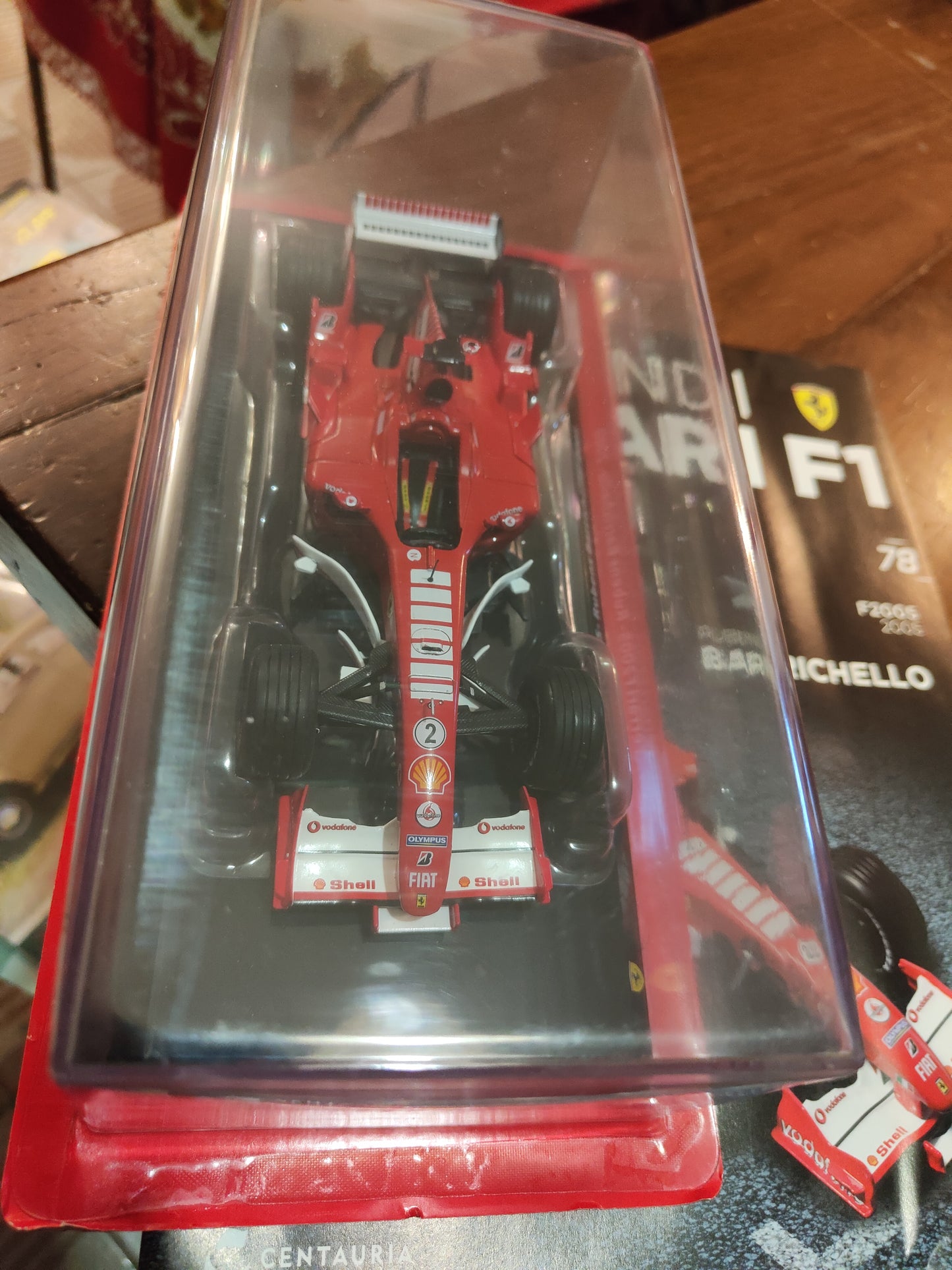Grandi Ferrari. Ferrari f2005 di Rubens Barrichello del 2005 nuova formato 1:24