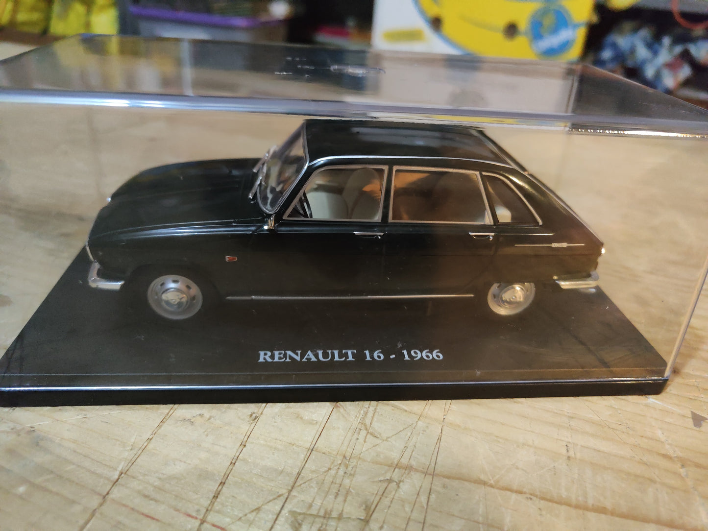 AUTO VINTAGE - Renault 16 del 1966 . Con fascicolo NUOVA