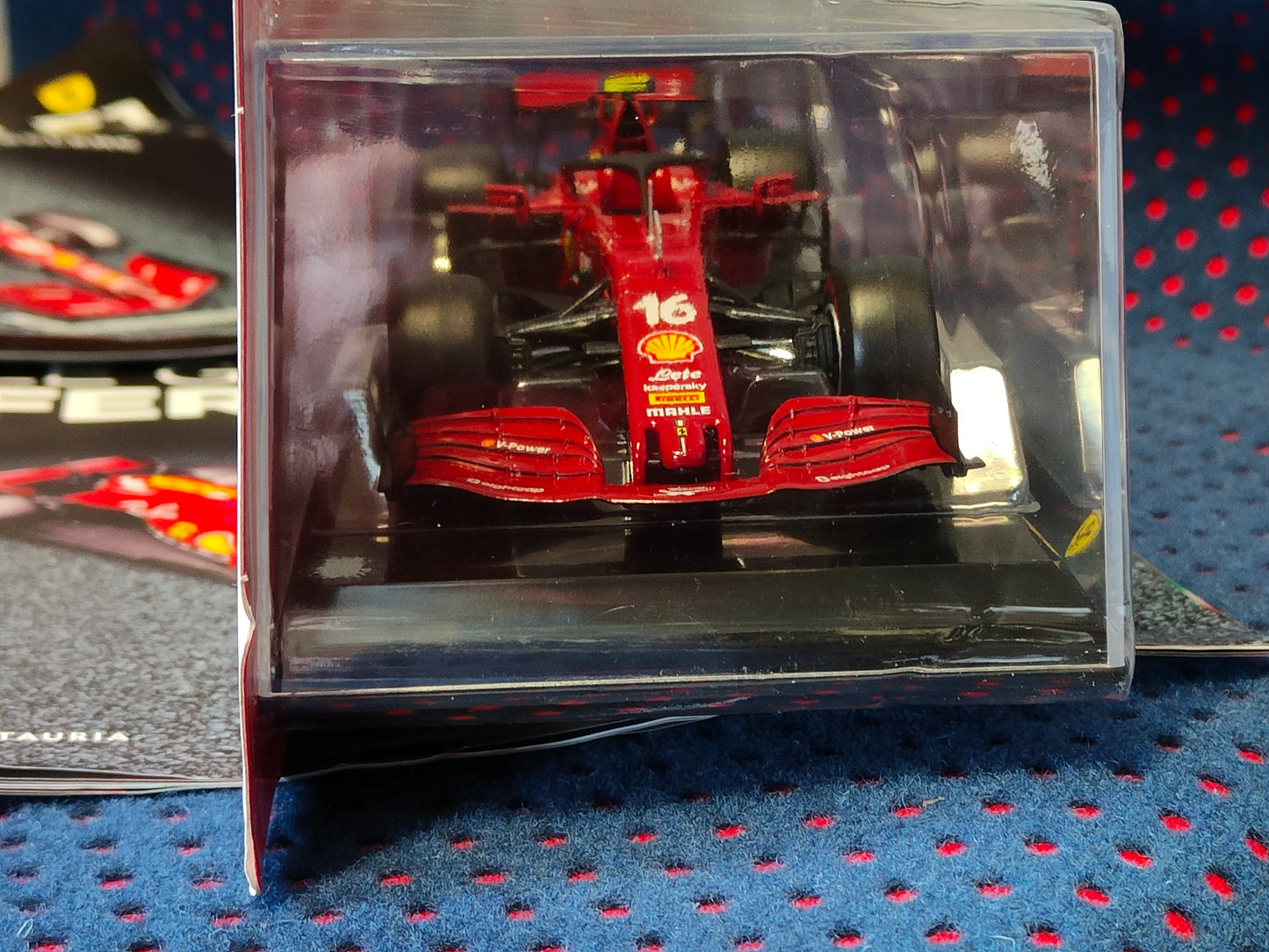 LE GRANDI FERRARI - SF1000 di Charles Leclerc anno 2000 Tuscan grand Prix - uscita n 7 - NUOVA con fascicolo