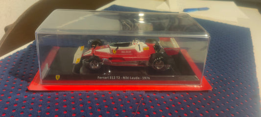 5 Grandi Ferrari form 1:24 Lauda, Leclerc, Sainz , Collins , Jacky Ickx   nuove