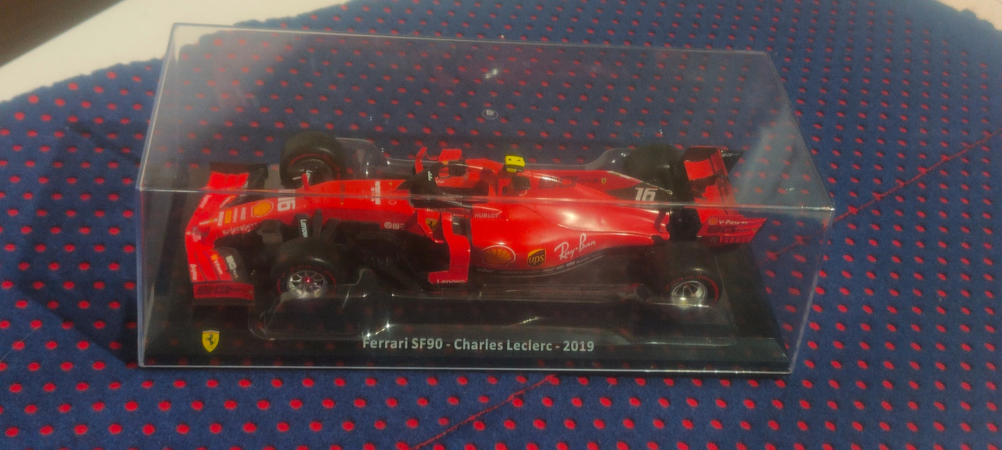 5 Grandi Ferrari form 1:24 Lauda, Leclerc, Sainz , Collins , Jacky Ickx   nuove