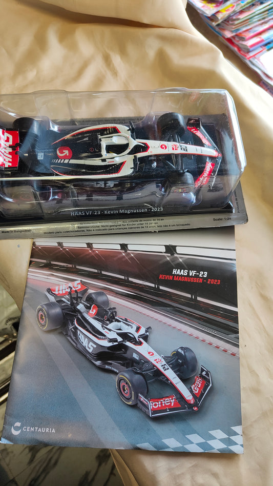 Collezione : Auto da corsa 1:24 HAAS VF -23 di Kevin Magnussen 2023 nova