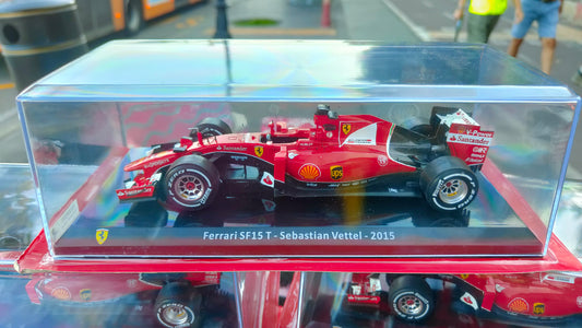 Collezione grandi Ferrari SF 15 T di Sebastian Vettel del 2015   completa e nuova